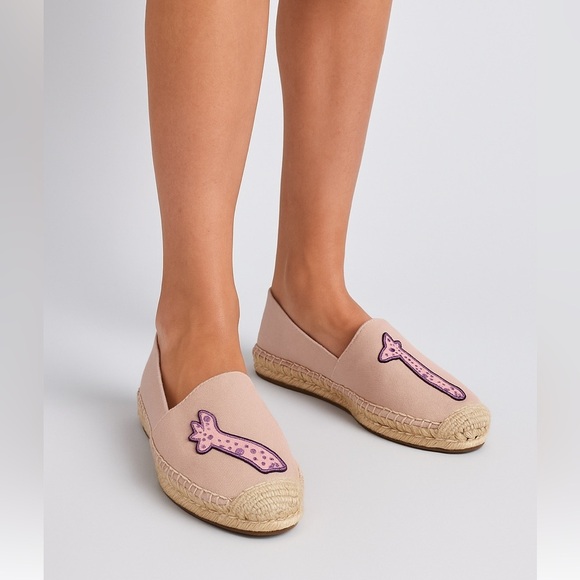 1169- Kate Spade New York Garden Giraffe Pale Vellum Size 8 B NWT - Picture 1 of 12